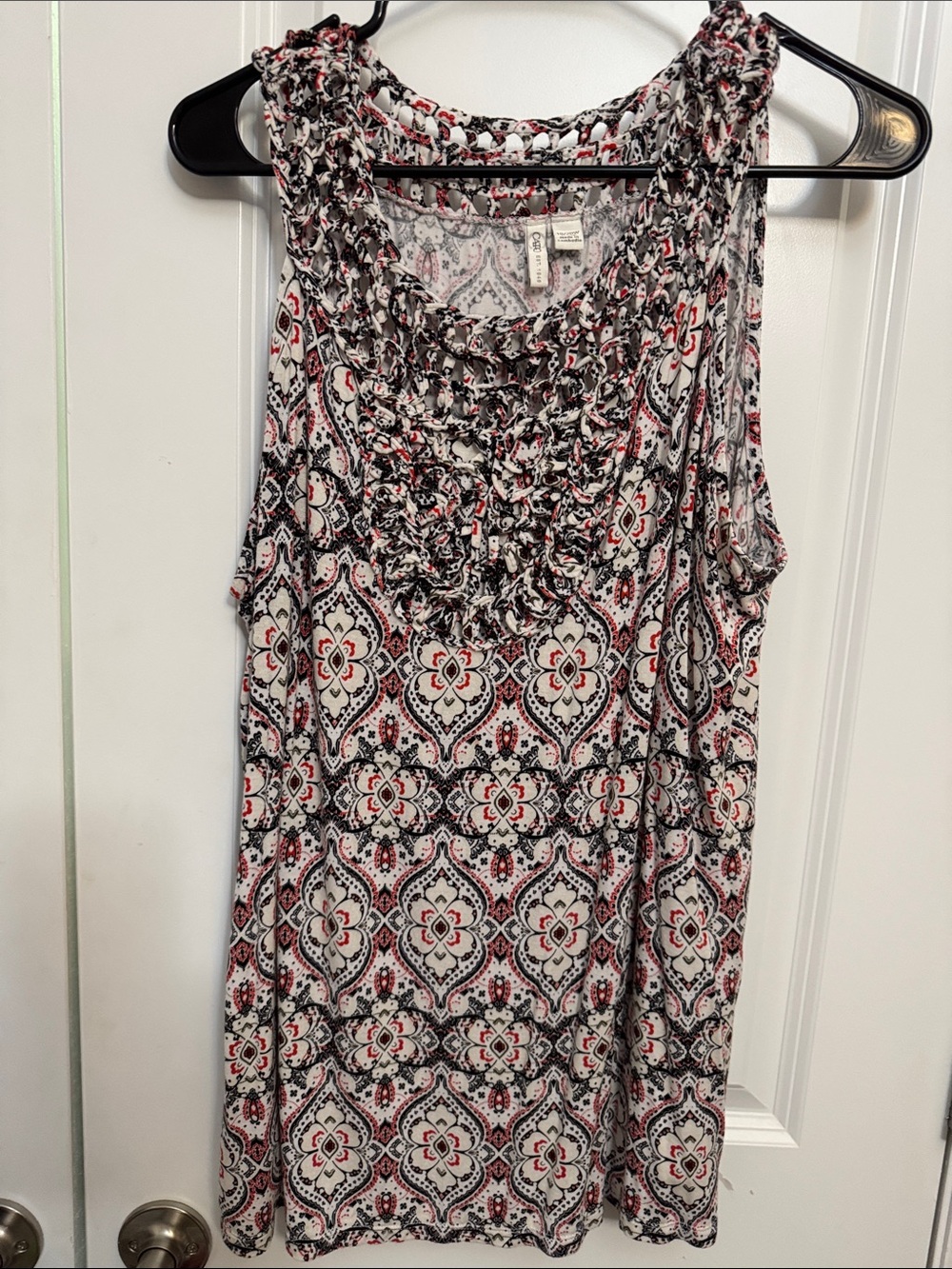 Black & White Patterned Sleeveless Ruffled Neck Tank Top